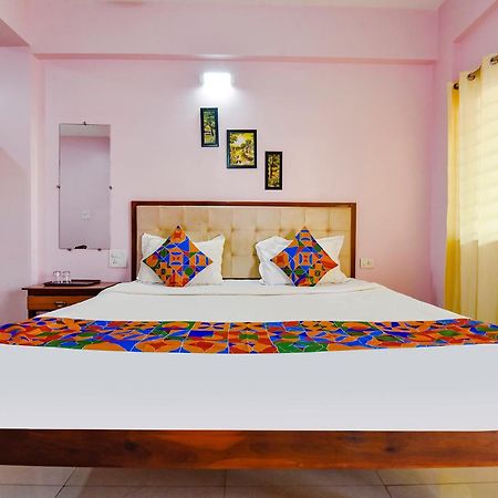 Fabexpress Morjim Paradise - Nr Morjim Beach Екстер'єр фото