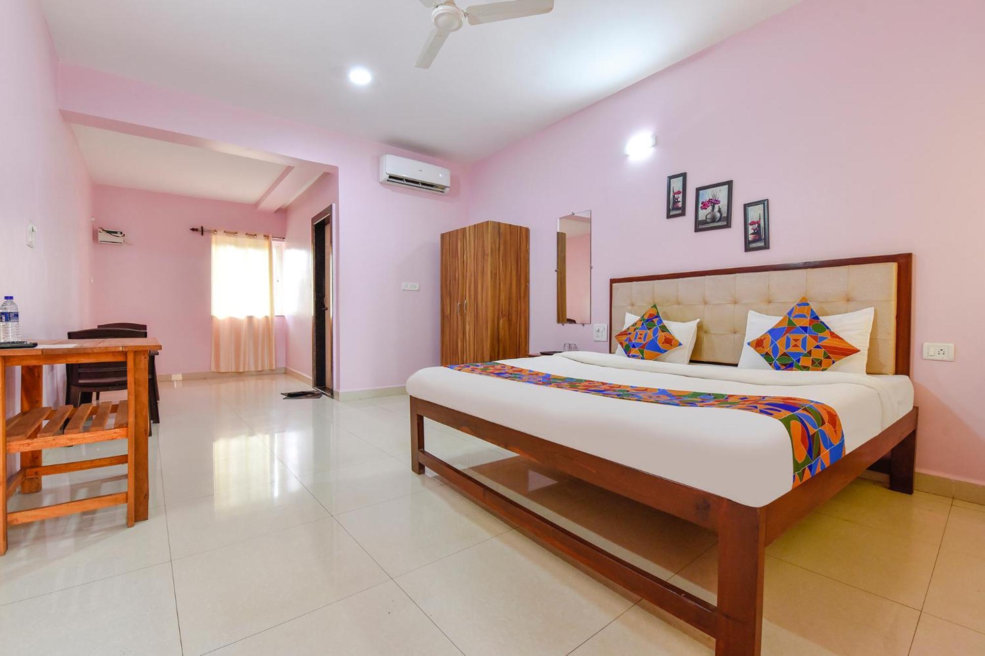 Fabexpress Morjim Paradise - Nr Morjim Beach Екстер'єр фото