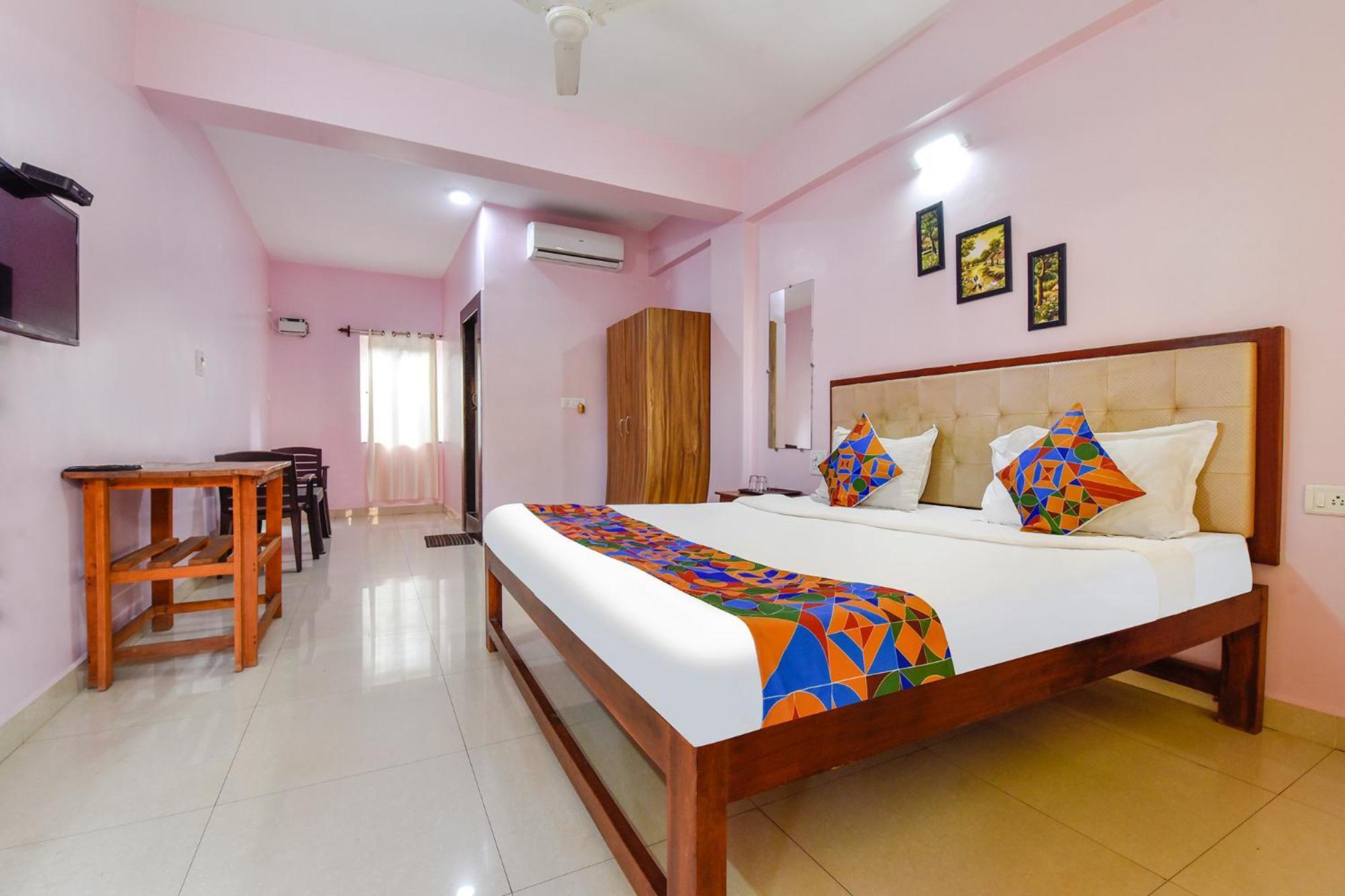 Fabexpress Morjim Paradise - Nr Morjim Beach Екстер'єр фото